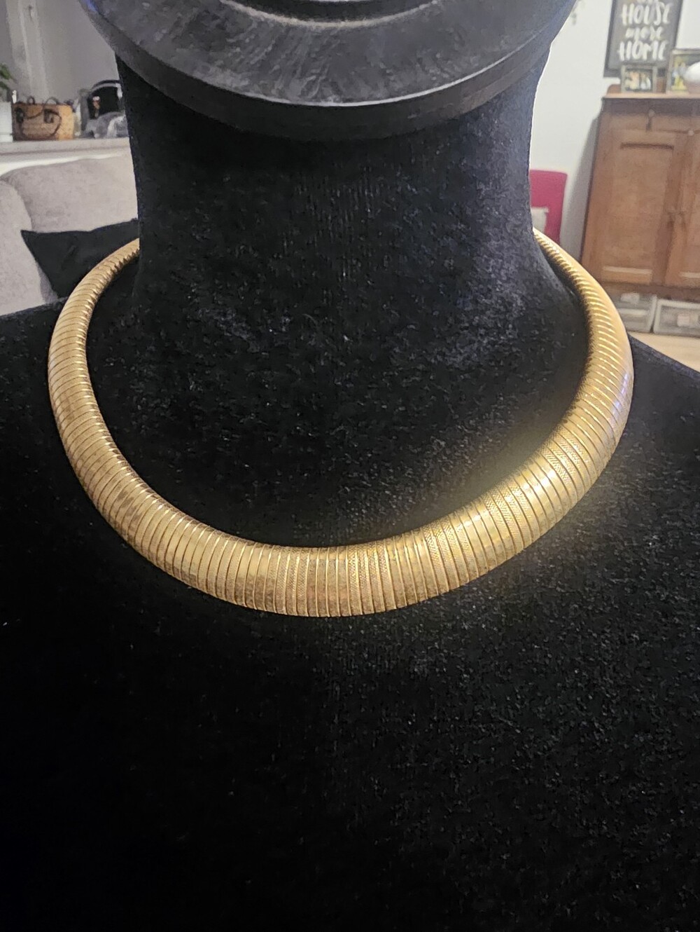 Gold Ribbed Collar Necklace 17"   V